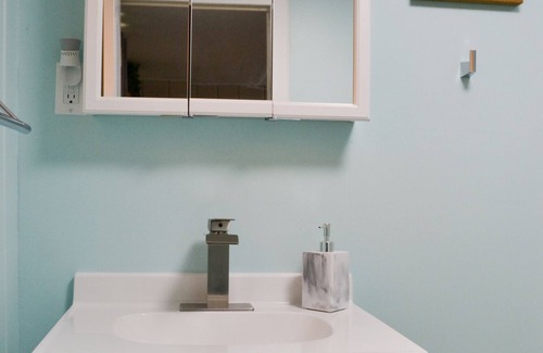 Whitehall Hotel | Whitehall Cottages Boutique Motel - Full Bed
