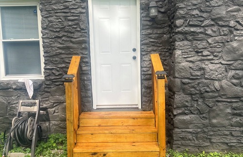 Nashville House | whites creek cozy retreat only 9 miles from broadway