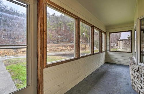Ermine House | Whitesburg Vacation Home with Screened Porch
