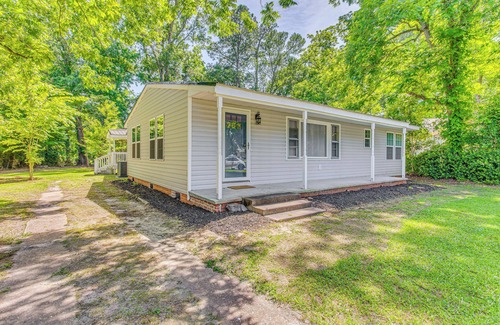 Whiteville House | Whiteville Home w/Fire Pit Near Lake Waccamaw!