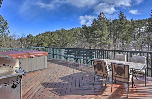 Deadwood House | Whitewood Cabin Deck, Gas Grill and Hot Tub!