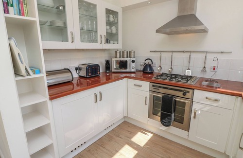 Yarmouth Cottage | WHITFIELD P5, family friendly, country holiday cottage in Yarmouth