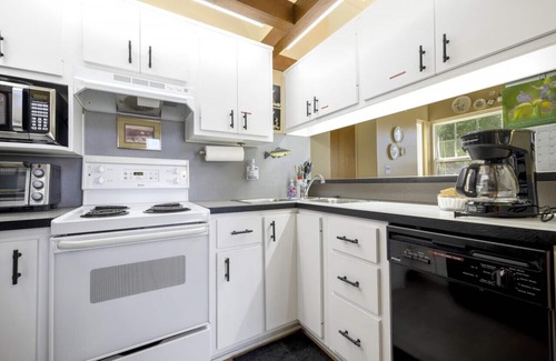 Cedar Key House | Whitman Point Townhome Unit A is Gulf Front with Sunsets & fishing pier