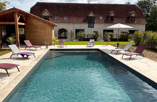 Saint Sozy Apartment | Whole barn sleeps 14