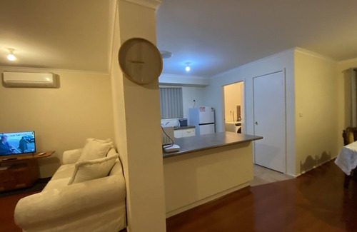Carrum Apartment | Whole Double Story House- 4QB & 1SB- Carrum Beach- Fully Furnished- Free Parking