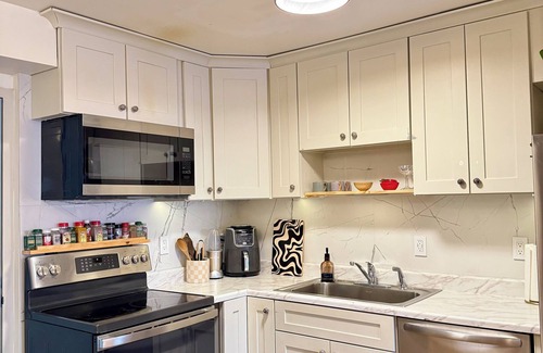 Hackensack Condo | Whole Hackensack Apartment close to NYC and MetLife