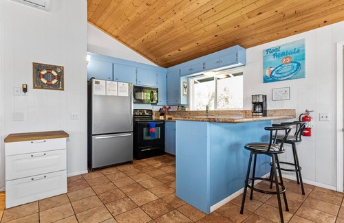 Bradley Cabin | Whole Peninsula (6 houses with 1 studio and 3 boat docks)