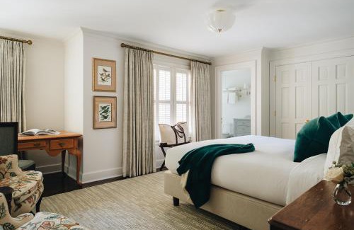 Saugatuck Bed & Breakfast | Wickwood Inn