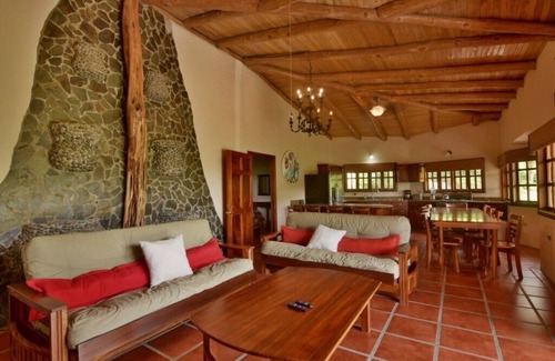 El Fosforo House | Wide Luxury Home with Pool & Jacuzzi access & Amazing Volcano and Lake views