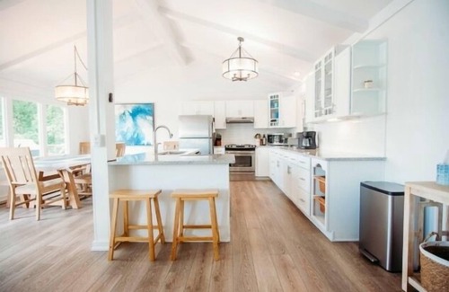 High Point House | Wifi, 2 kayaks. Fabulous point on quiet cove. Views from every room!
