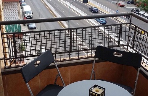 Benicalap Apartment | WiFi, 4 Bedrooms, Parking, Elevator. Ideal for families and friends.