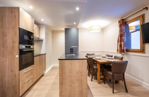 Belle Plagne Apartment | Wifi, 50m from ski slopes, fitness, swimming pool, sauna, balcony, tv, ski locker, 52m², La Plagne