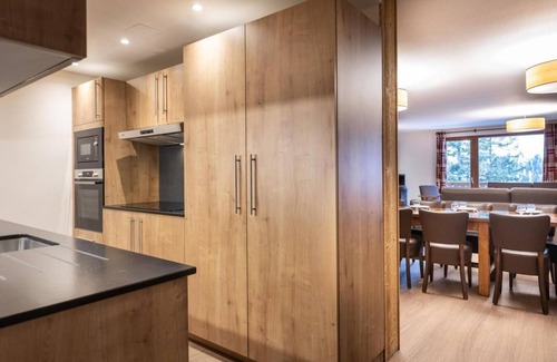 Belle Plagne Apartment | Wifi, 50m from ski slopes, fitness, swimming pool, sauna, balcony, fireplace or stove, tv