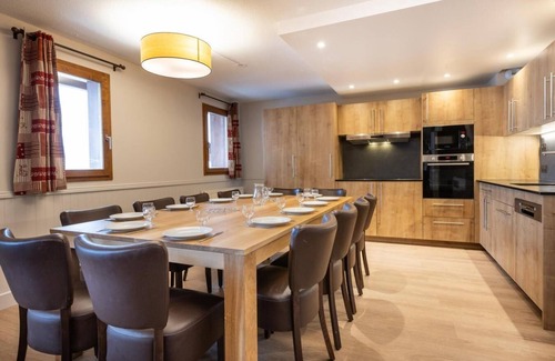 Belle Plagne Apartment | Wifi, 50m from ski slopes, fitness, swimming pool, sauna, balcony, fireplace or stove, tv