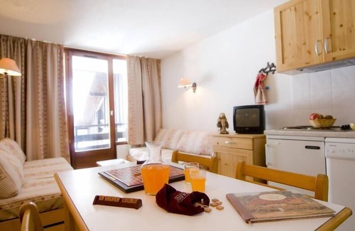 Les Esserts Apartment | Wifi, 50m from ski slopes, view mountain/ski slopes, balcony, parking, tv, ski locker, 27m²