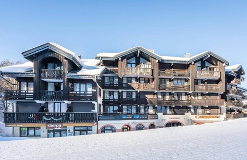 Les Esserts Apartment | Wifi, 50m from ski slopes, view mountain/ski slopes, balcony, parking, tv, ski locker, 27m²
