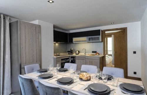 Les Contamines-Montjoie Apartment | Wifi, fitness, swimming pool, sauna, hammam, balcony, parking, tv, ski locker, 80m²