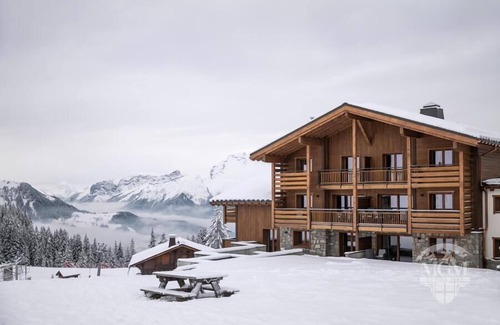 Manigod Apartment | Wifi, ski-in/ski-out & foot of the slopes, view ski slopes, swimming pool, sauna, hammam, balcony