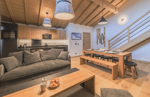 Megeve Apartment | Wifi, swimming pool, sauna, hammam, terrace, balcony, parking, tv, ski locker, 77m², Megève