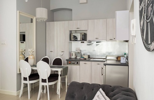 Srodmiescie Południowe Apartment | Wilcza City Centre Chic Apartment