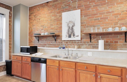Weston Apartment | Wild Feline Retreat