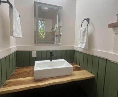 Hilo Hotel | Wild Ginger Hotel