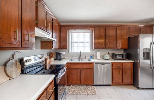 Clarksville House | Wild Joy| King Bed, Pet-Friendly Stay, Fenced Yard