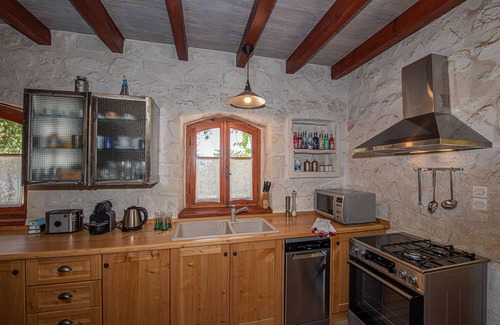 Argassi House | Wild Oak Estate - Holiday Home with Private Pool