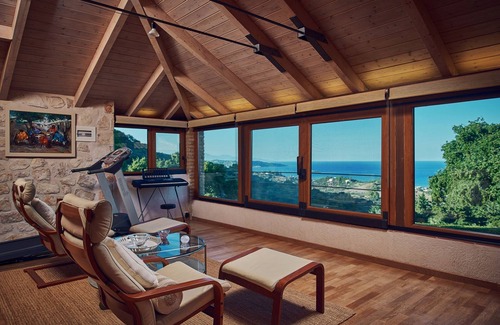 Argassi House | Wild Oak Estate - Holiday Home with Private Pool