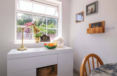 Quorndon House | WILD PEACE COTTAGE, pet friendly, character holiday cottage in Quorn