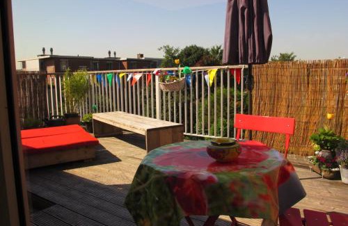 Amsterdam West Bed & Breakfast | Wild Roses