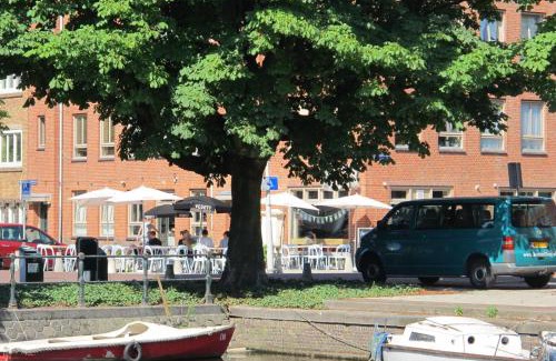 Amsterdam West Bed & Breakfast | Wild Roses