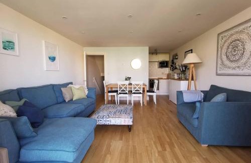 Camber House | Wild Sands Next to Beach ✩ Cinema ✩ Living Roof ✩ Games Room