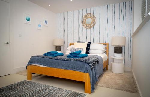 Camber House | Wild Sands Next to Beach ✩ Cinema ✩ Living Roof ✩ Games Room