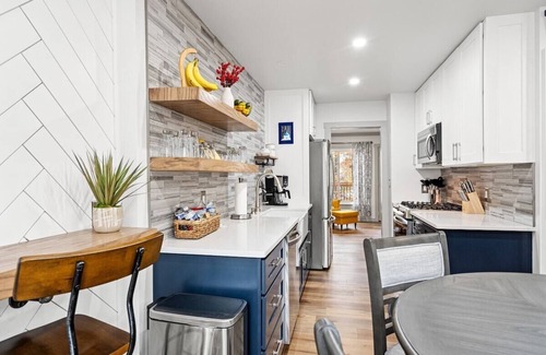 Roswell House | Wild Sunflower Retreat