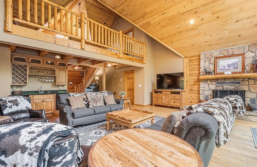 North Glade Hills House | Wild Wild West | Dock Slip, Hot Tub, Firepit!