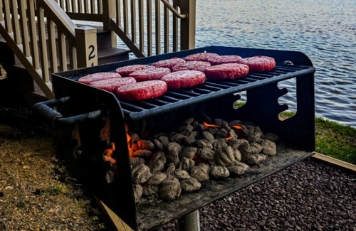 Spotsylvania Condo | Wilderness Resort Lake View Cabins offer lovely views of the Cool Springs Lake.