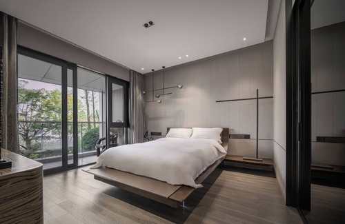 Shuangliu District Hotel | Wilderness Art Hotel