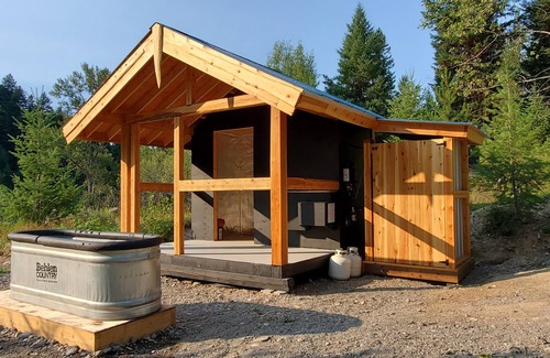 Kootenay Boundary RV Rental | Wilderness Farm Getaway