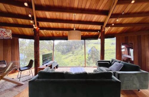Ridgeway House | Wilderness Retreat 10mins to CBD, bath tub, BBQ