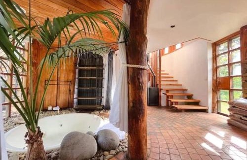 Ridgeway House | Wilderness Retreat 10mins to CBD, bath tub, BBQ