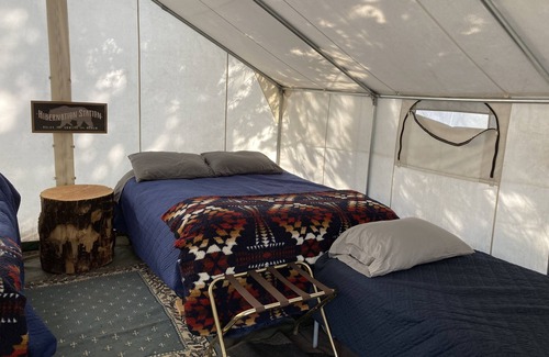 Flagg Ranch Bed & Breakfast | Wilderness Trails Outfitters - Bedroll and Breakfast ™