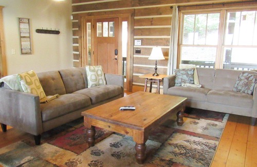Franklin Cabin | Wildflower Cabin 1- $300-$375 BOOK NOW-Tremendous View!