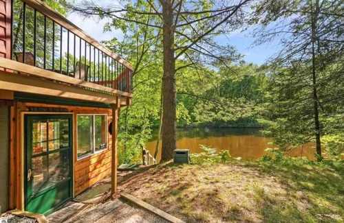Evart House | Wildlife Haven Retreat