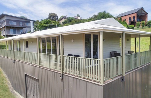 Merrijig House | Wildlife Rise, This is a flexible, relaxed all seasons property to be enjoyed by families. Enjoy the