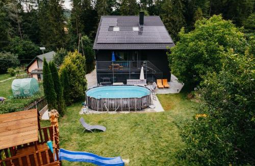 Ujsoy Villa | Willa Czaremka - sauna, basen, kino, bilard, bawialnia