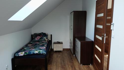 Wadowice Apartment | Willa Kier dom bliźniak 7-osobowy ZE STREFĄ BASENOWĄ w miejscowości Chocznia NIEDALEKO ZATORU I ENERGYLANDII