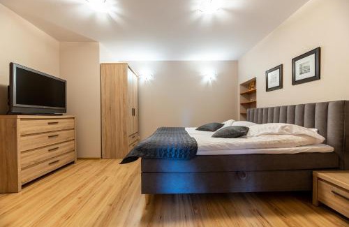 Karpacz Apartment | Willa Malinówka - ogród wypoczynkowy z widokiem na Śnieżkę