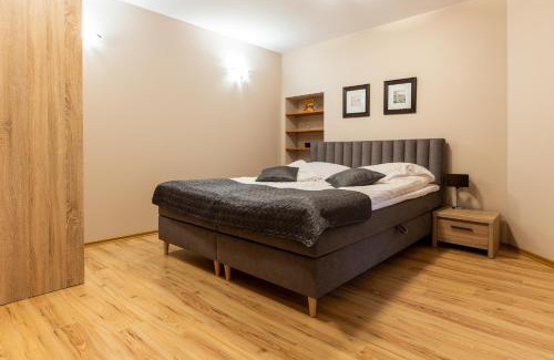 Karpacz Apartment | Willa Malinówka - ogród wypoczynkowy z widokiem na Śnieżkę