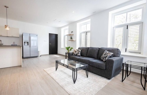 Pietermaai District Apartment | Willemstad Historic City Suite